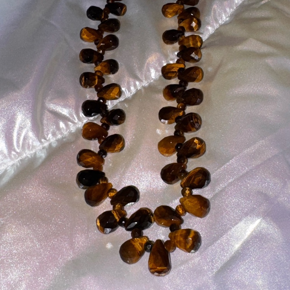 Elegant Tigers Eye beveled Beaded Necklace - Picture 4 of 8